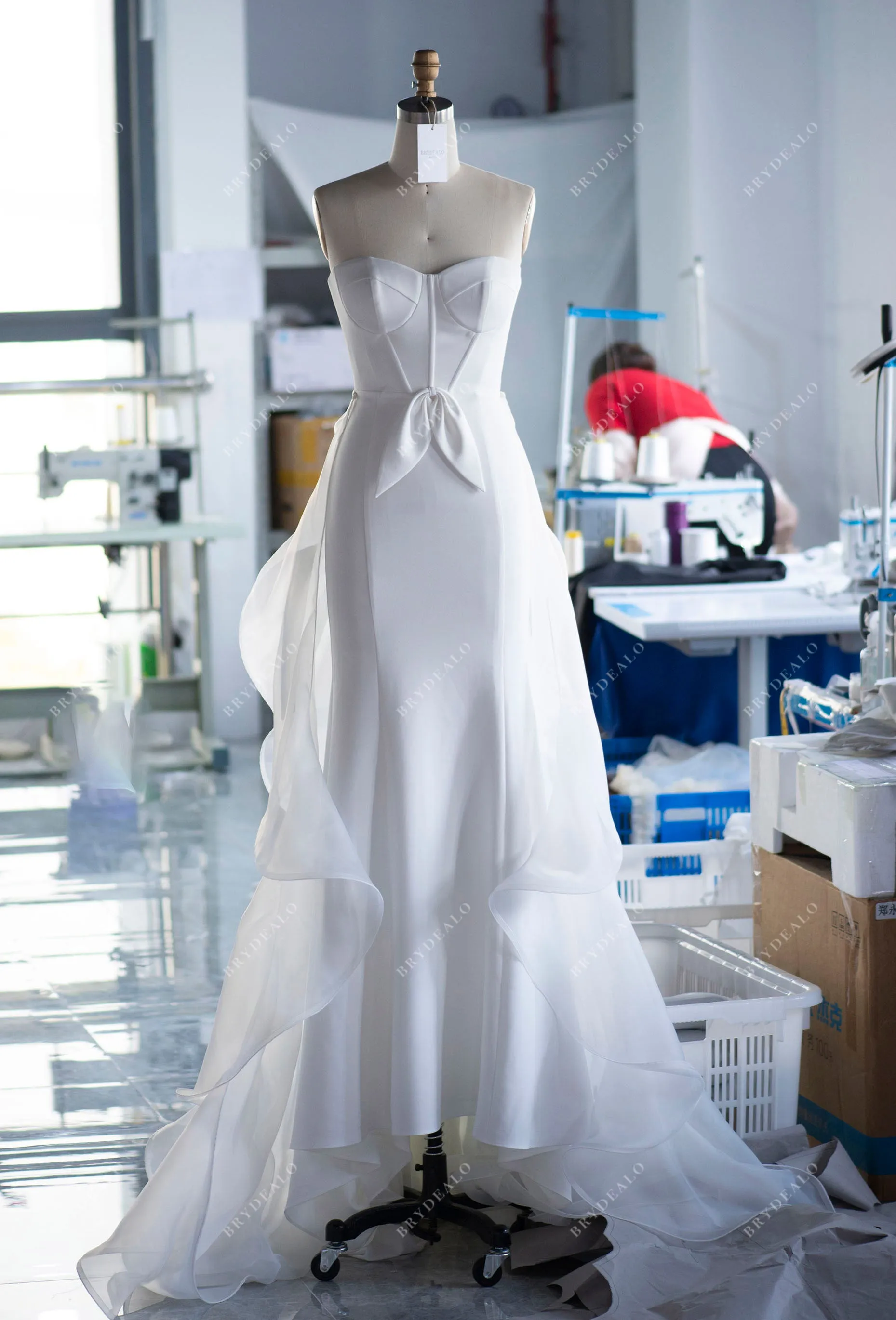 Elegant Strapless Mermaid Wedding Dress with Overskirt
